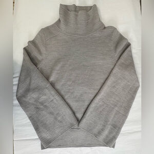 Lululemon | City Trek Turtleneck Sweater | Sz 4 | Heathered Silver Drop | EUC